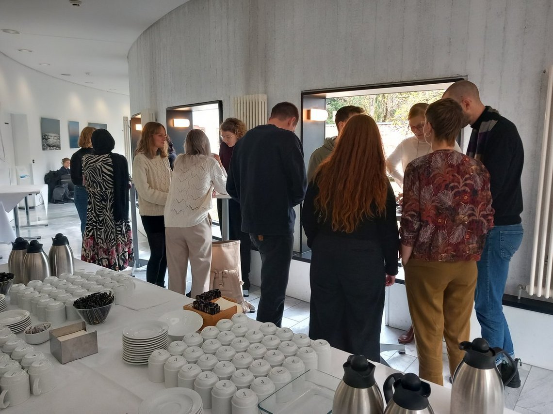 Stärkung in der Pause beim Gespräch.
