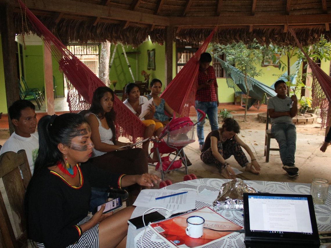 Interkultureller Jugenddialog im Tiefland Boliviens.