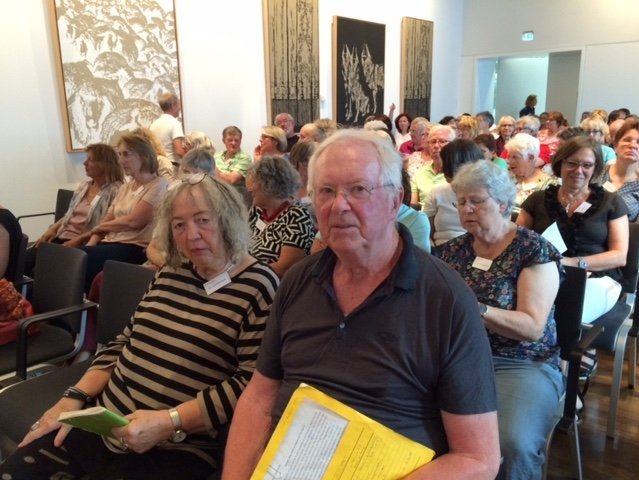 Referentin Annelie Keil und Referent Fulbert Steffensky.