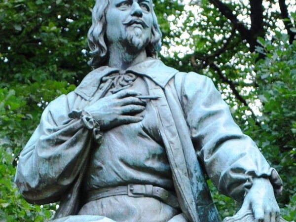 Bronzestandbild im Stadtpark des Friedens in Görlitz, geschaffen 1898 von dem Bildhauer Johannes Pfuhl; © Stadt Görlitz.