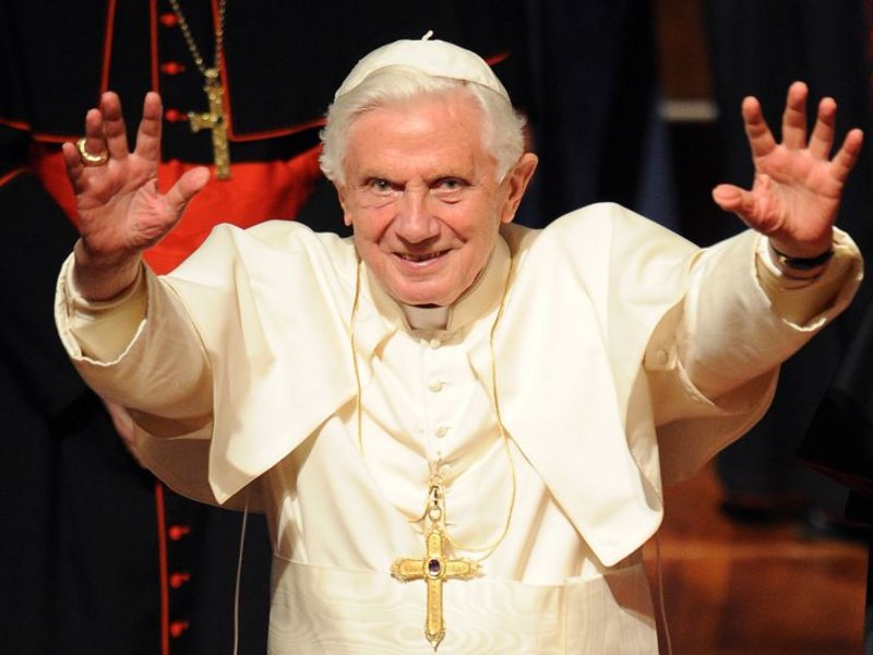 Der Papstwechsel als historisches und mediales Ereignis Der Papstwechsel als historisches und mediales Ereignis