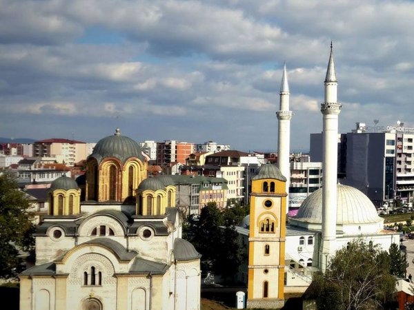 Alban Dragoshi = wikimedia commons User:Alban1989, CC BY-SA 3.0
