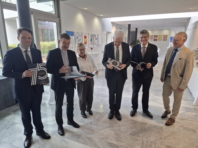 Nachdenken über die Wirksamkeit von Kirche – Kretschmann und die Bischöfe Krämer und Gohl