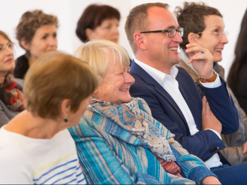 Im großen Saal